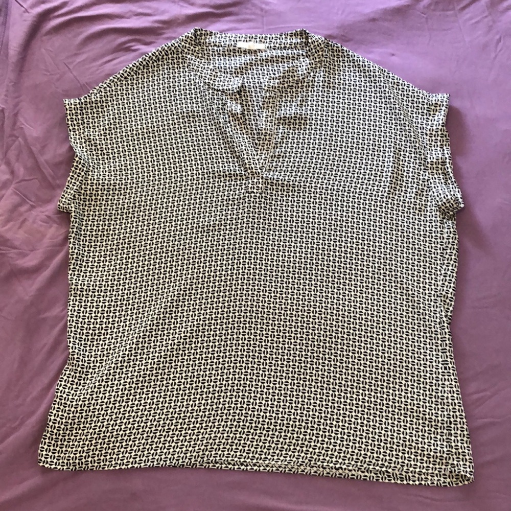 Breezy short-sleeve blouse